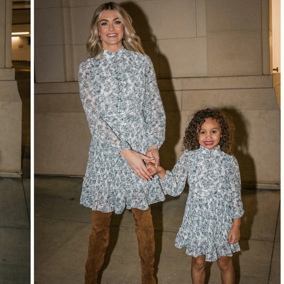 Ivy City mini Brynley dress girl 9/10 - Picture 3 of 14